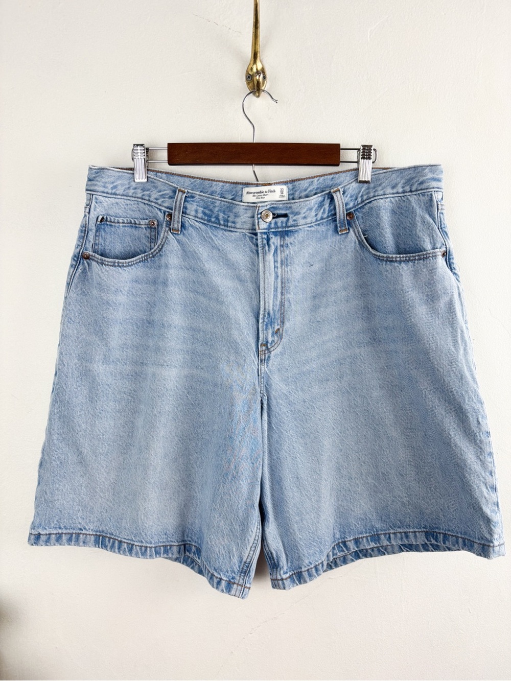 Abercrombie & Fitch Women’s The Loose Short Mid Rise Jean Shorts Sz 33/16